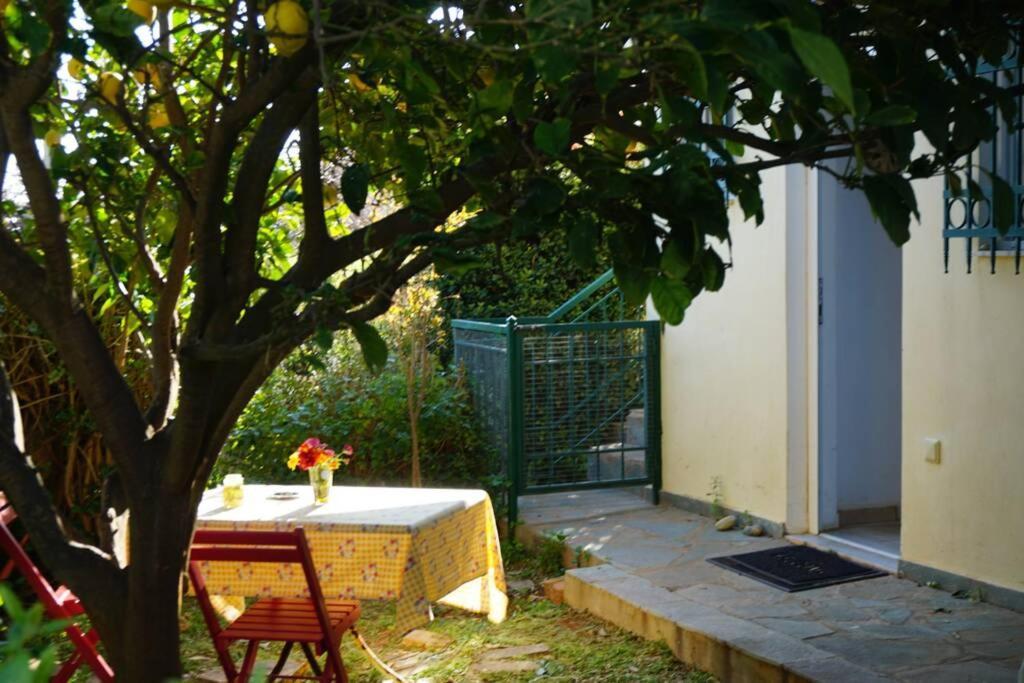 Cosy Guest House With Private Yard Saronida Exterior foto
