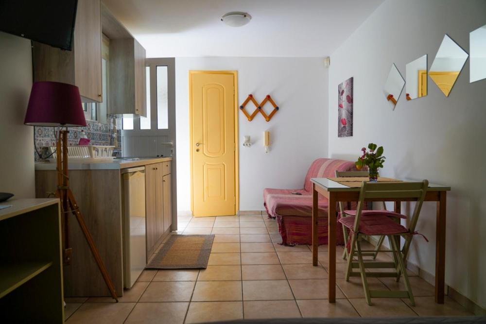 Cosy Guest House With Private Yard Saronida Exterior foto