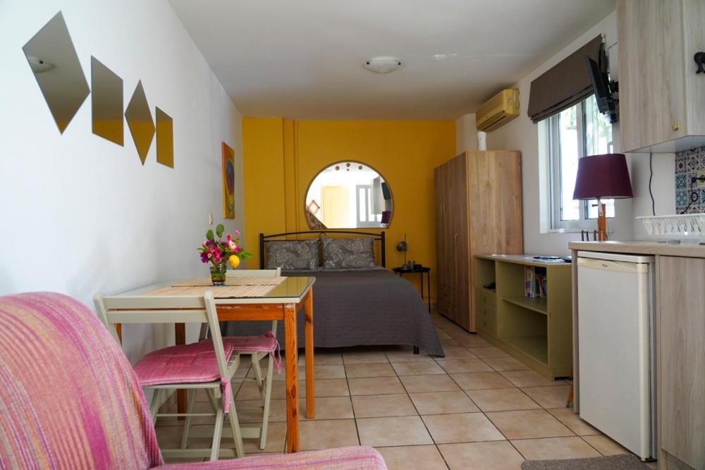 Cosy Guest House With Private Yard Saronida Exterior foto